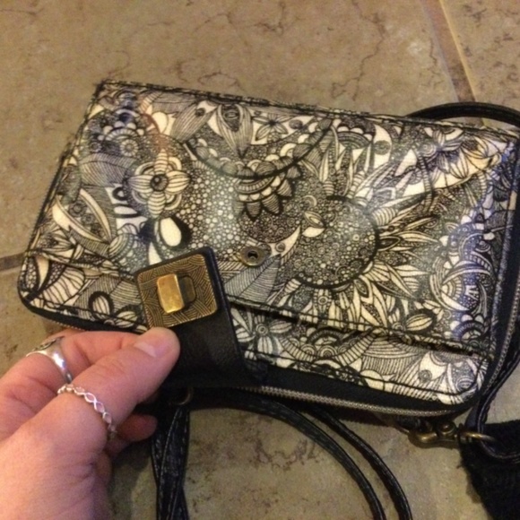 Sakroots wallet, clutch, wristlet & smartphone holder w/ long adjustable strap - Picture 6 of 11